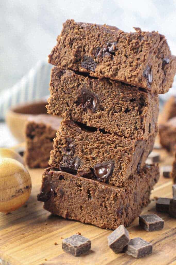 healthy chocolate chunk brownies