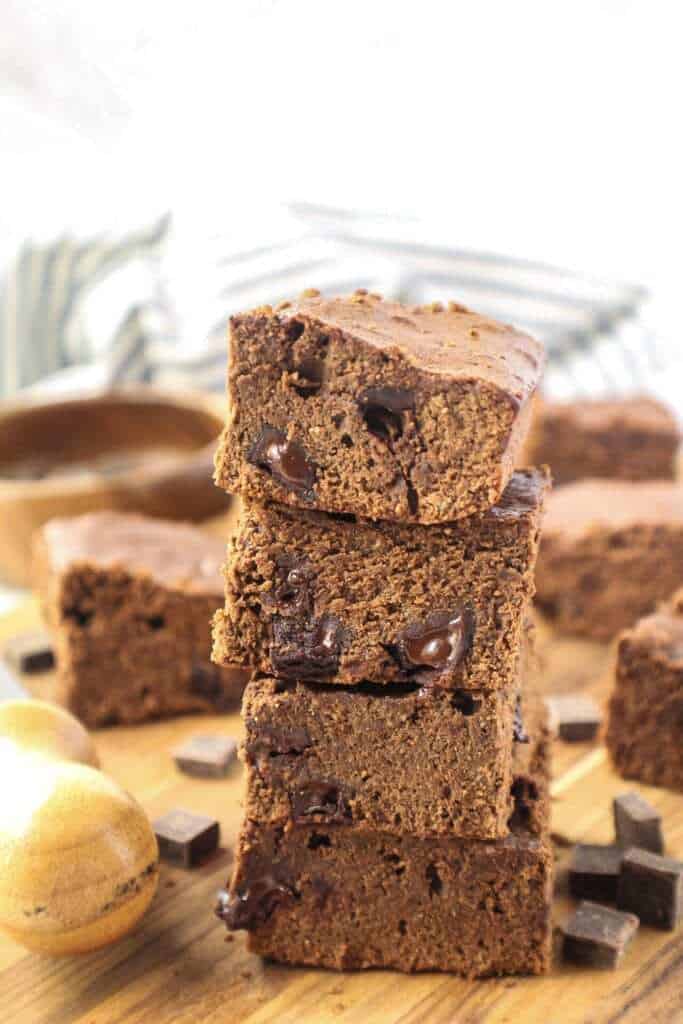 healthy chocolate chunk brownies
