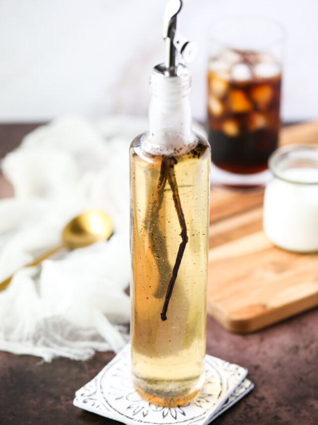 Homemade Vanilla Syrup (Starbucks Copycat)