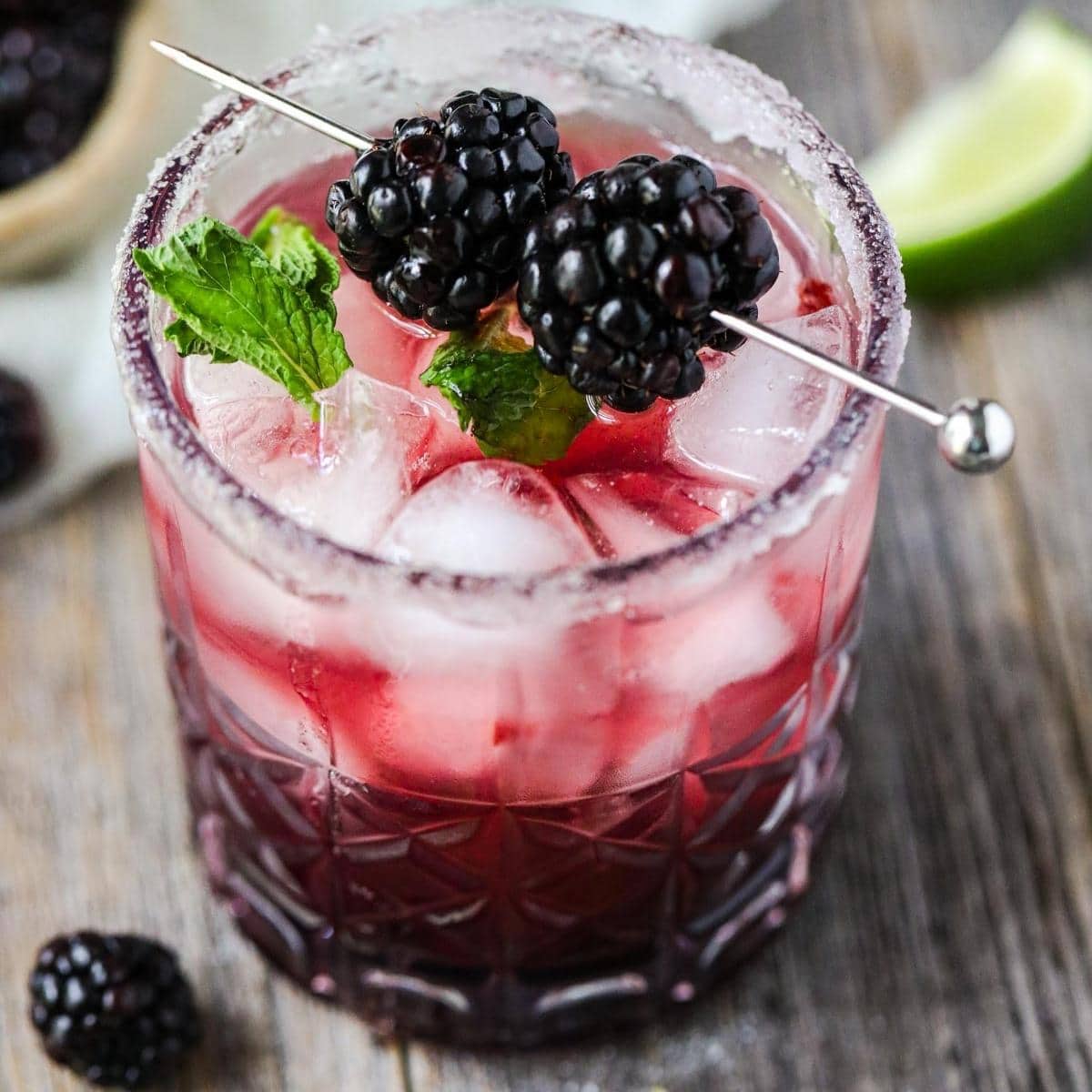 Summer Berry Smash Açaí Mocktail