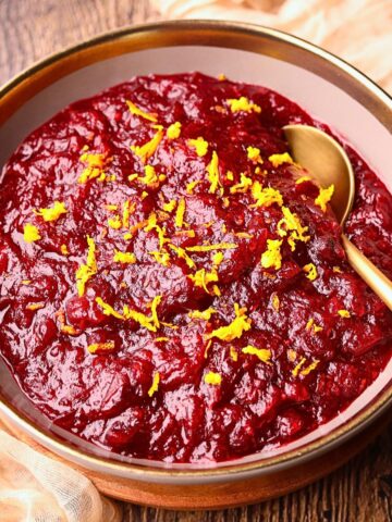 Maple vanilla, cranberry sauce in a serving bowl.